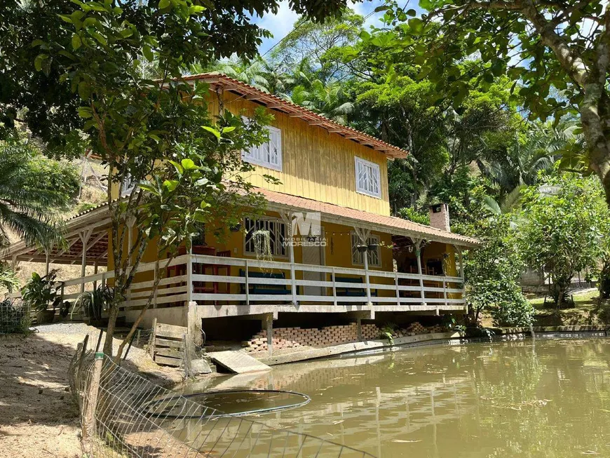 Foto 1 de Fazenda/Sítio com 3 Quartos à venda, 180m² em São Pedro, Guabiruba