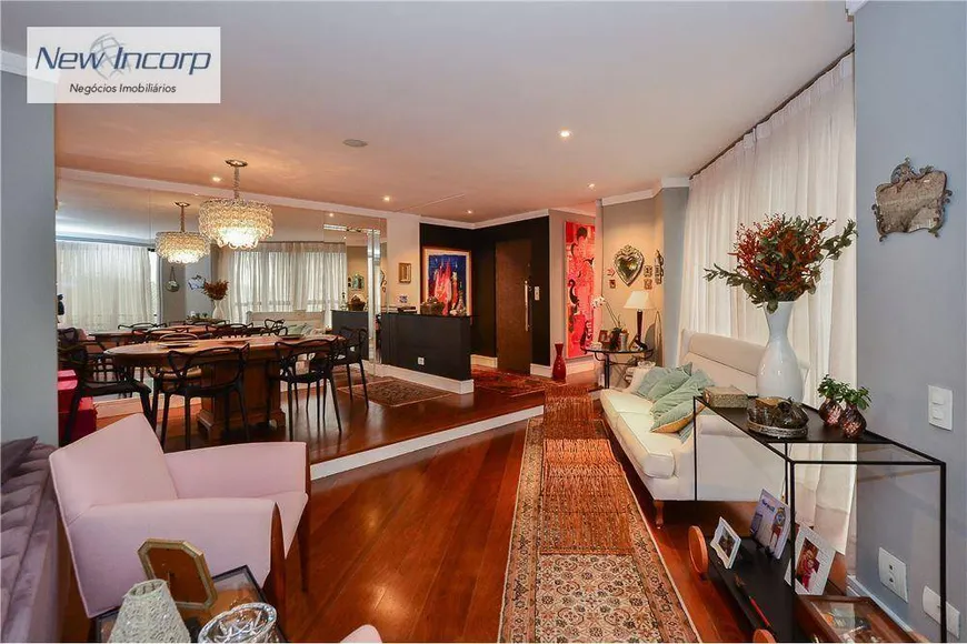 Foto 1 de Apartamento com 3 Quartos à venda, 200m² em Jardim Fonte do Morumbi , São Paulo