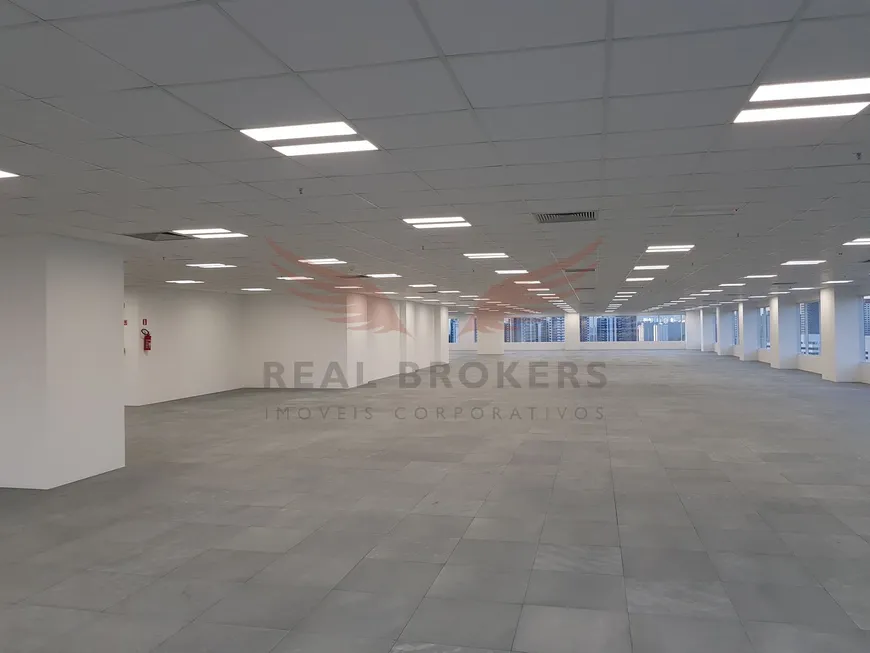 Foto 1 de Sala Comercial para alugar, 1000m² em Alphaville, Barueri