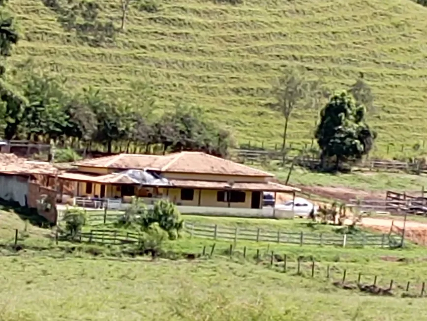 Foto 1 de Fazenda/Sítio com 3 Quartos à venda, 300m² em Centro, Resende