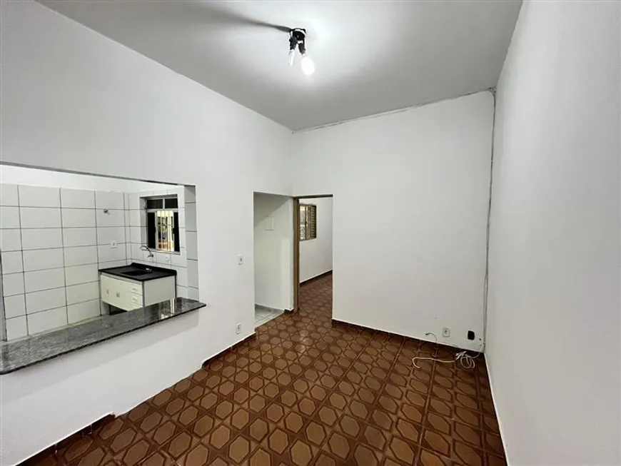 Foto 1 de Casa com 1 Quarto para alugar, 40m² em Vila Paranaguá, São Paulo