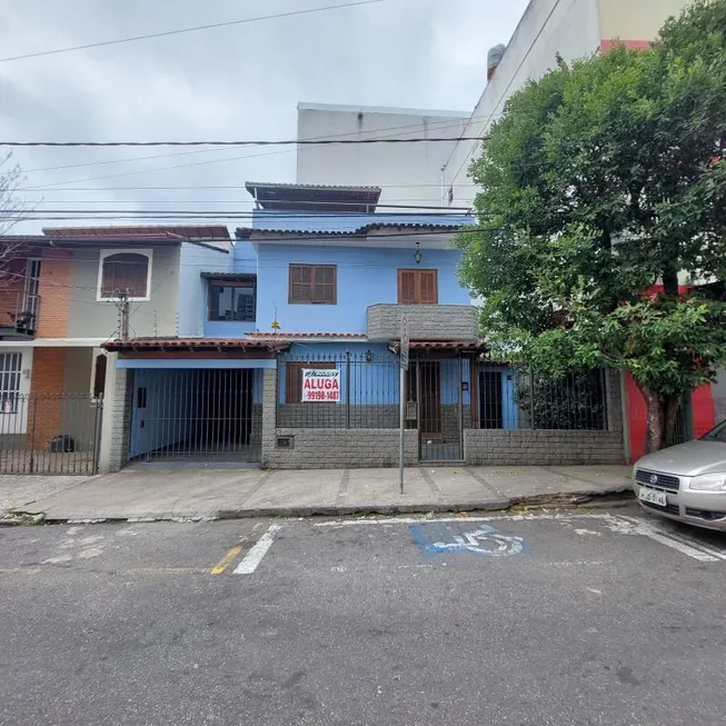 Foto 1 de Casa com 3 Quartos para alugar, 83m² em Passos, Juiz de Fora