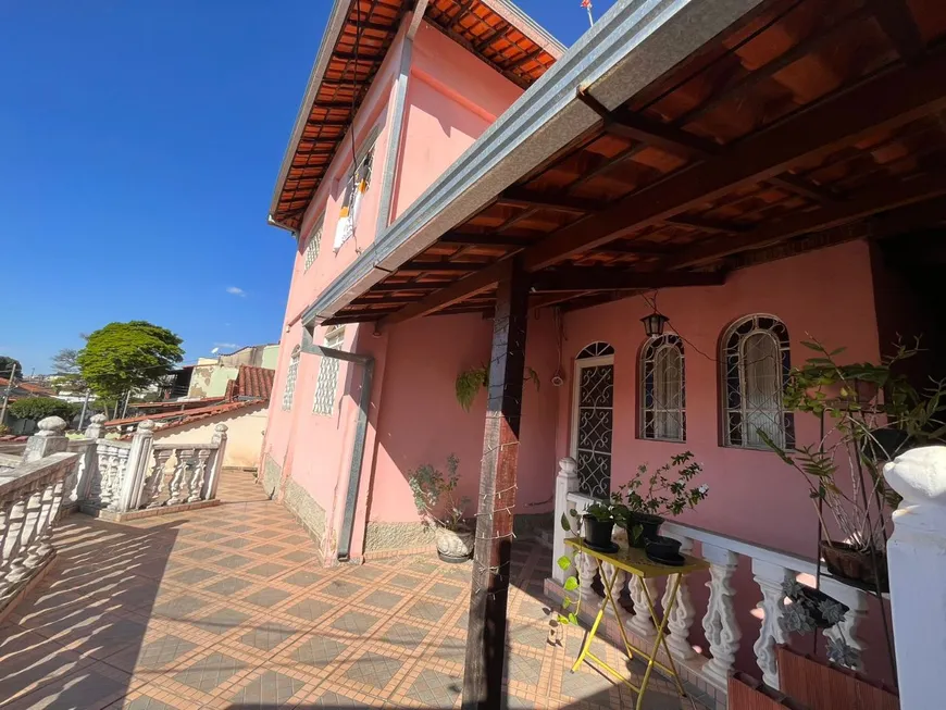 Foto 1 de Casa com 4 Quartos à venda, 254m² em Santa Maria, Belo Horizonte