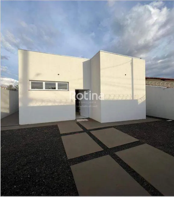 Foto 1 de Casa com 2 Quartos à venda, 67m² em Jardim Canaã, Uberlândia