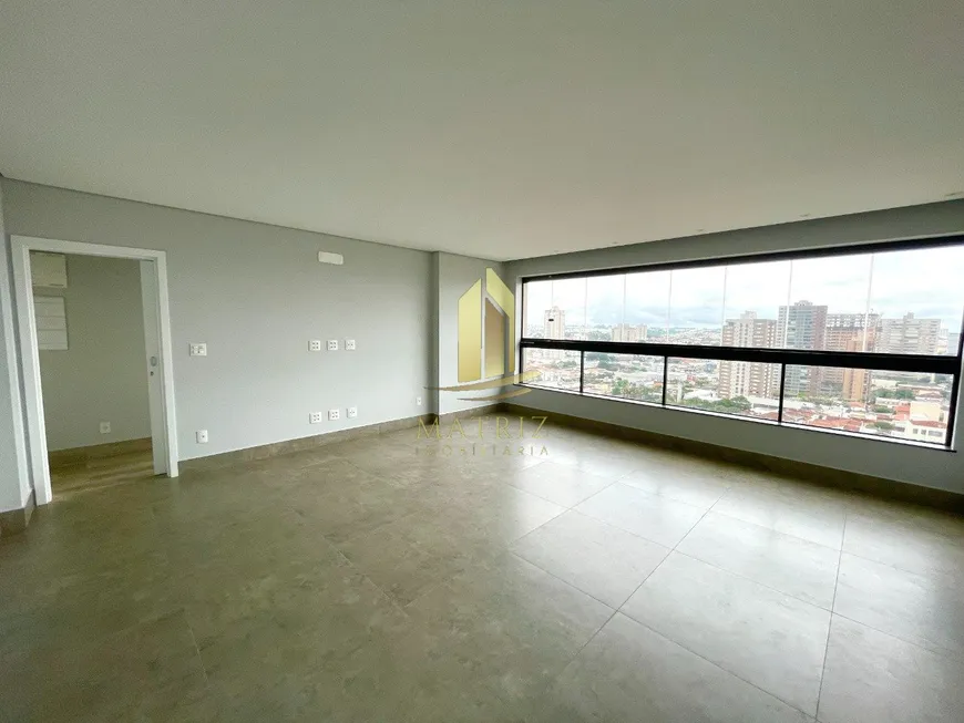 Foto 1 de Apartamento com 3 Quartos à venda, 127m² em Centro, Franca