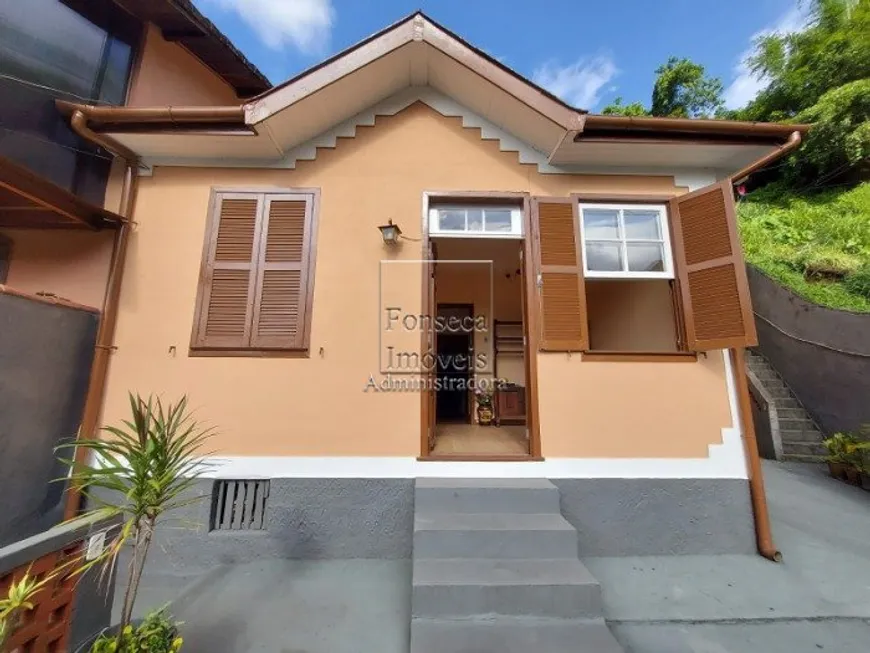 Foto 1 de Casa com 3 Quartos à venda, 269m² em Vila Militar, Petrópolis