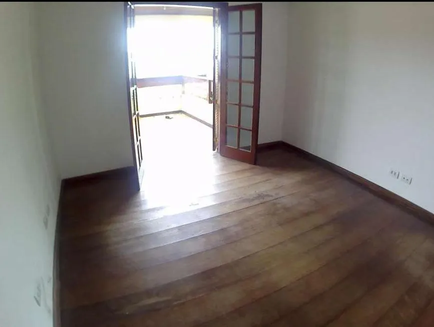 Foto 1 de Casa com 2 Quartos à venda, 400m² em Vila Valparaiso, Santo André