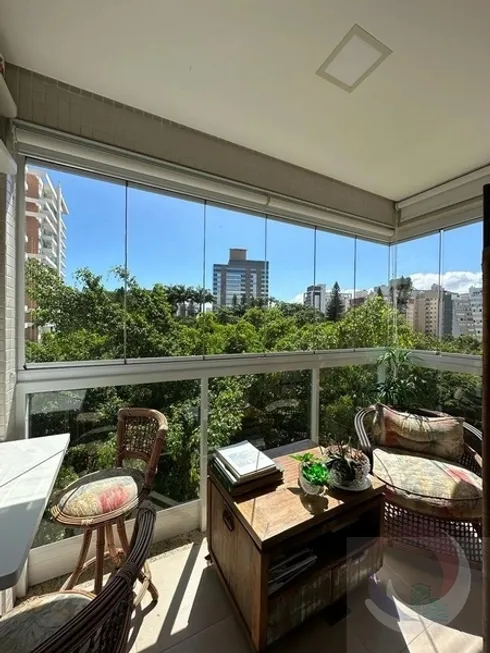 Foto 1 de Apartamento com 3 Quartos à venda, 108m² em Beira Mar, Florianópolis