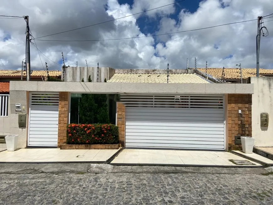 Foto 1 de Casa com 5 Quartos à venda, 200m² em Jabotiana, Aracaju