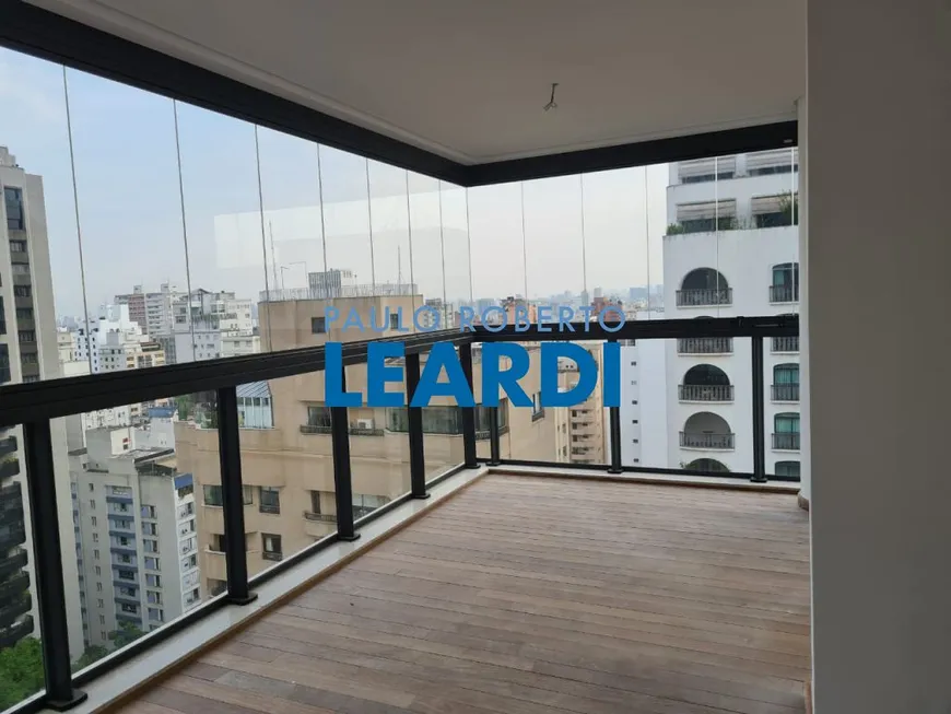 Foto 1 de Apartamento com 3 Quartos à venda, 205m² em Jardim América, São Paulo