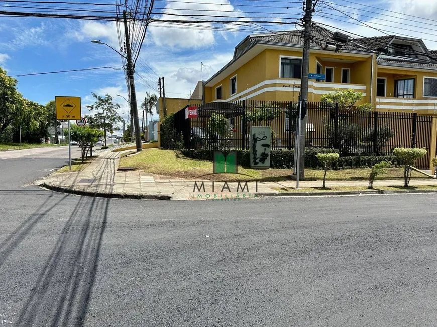 Foto 1 de Sobrado com 3 Quartos à venda, 180m² em Capão Raso, Curitiba