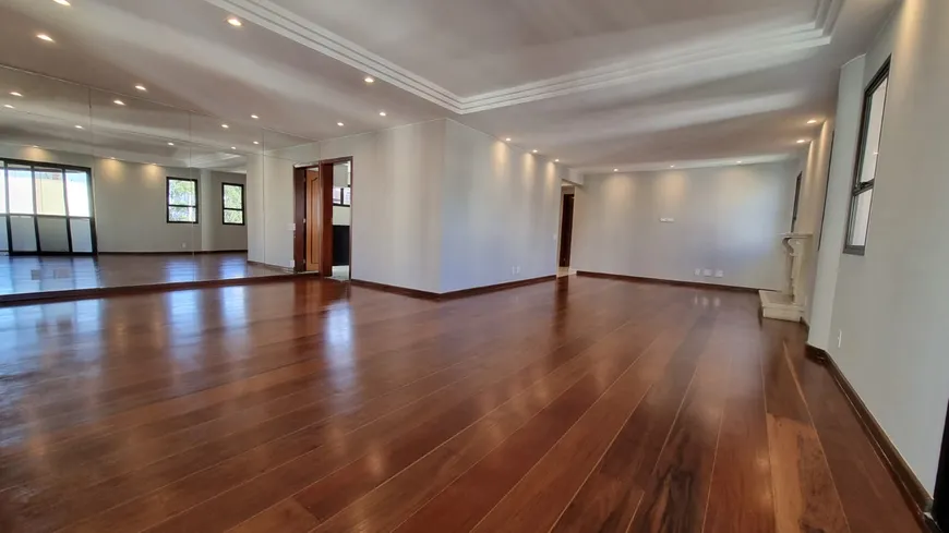 Foto 1 de Apartamento com 4 Quartos à venda, 195m² em Panamby, São Paulo