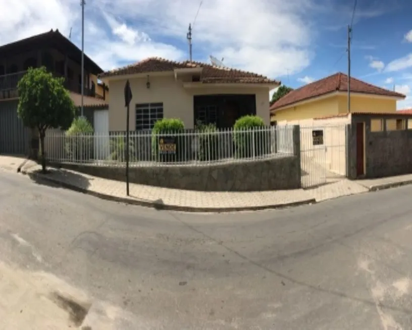 Foto 1 de Casa com 3 Quartos à venda, 315m² em Centro, Esmeraldas