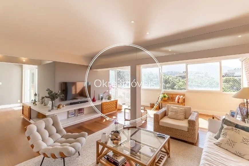 Foto 1 de Apartamento com 3 Quartos à venda, 225m² em Leblon, Rio de Janeiro