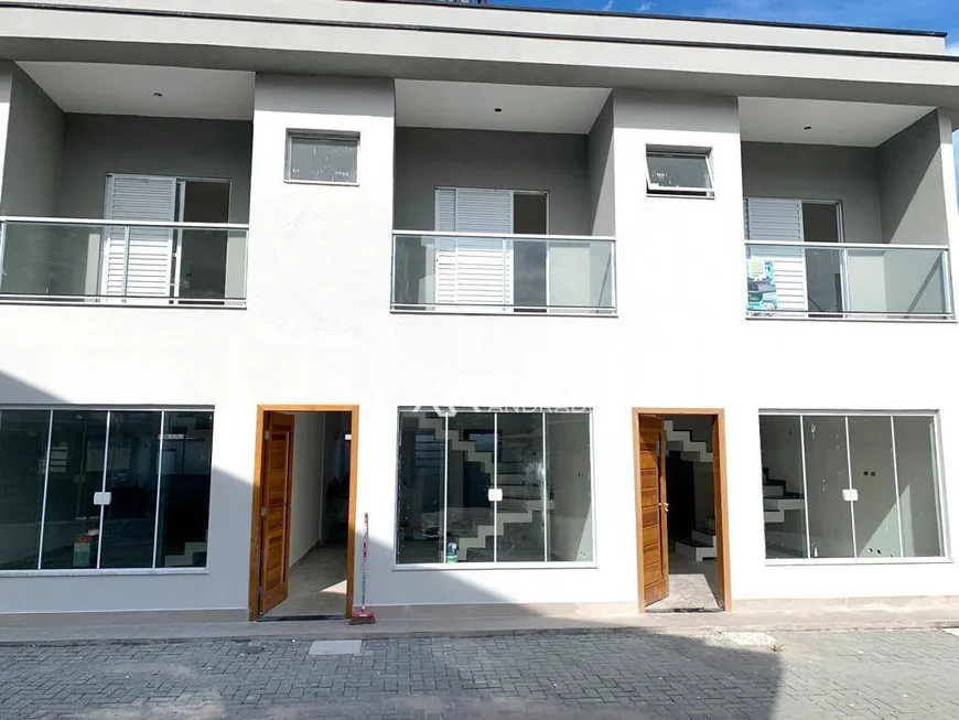 Foto 1 de Casa de Condomínio com 2 Quartos à venda, 72m² em Balneario Copacabana, Caraguatatuba