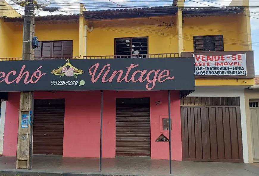 Foto 1 de Casa com 3 Quartos à venda, 190m² em Laranjeiras, Uberlândia