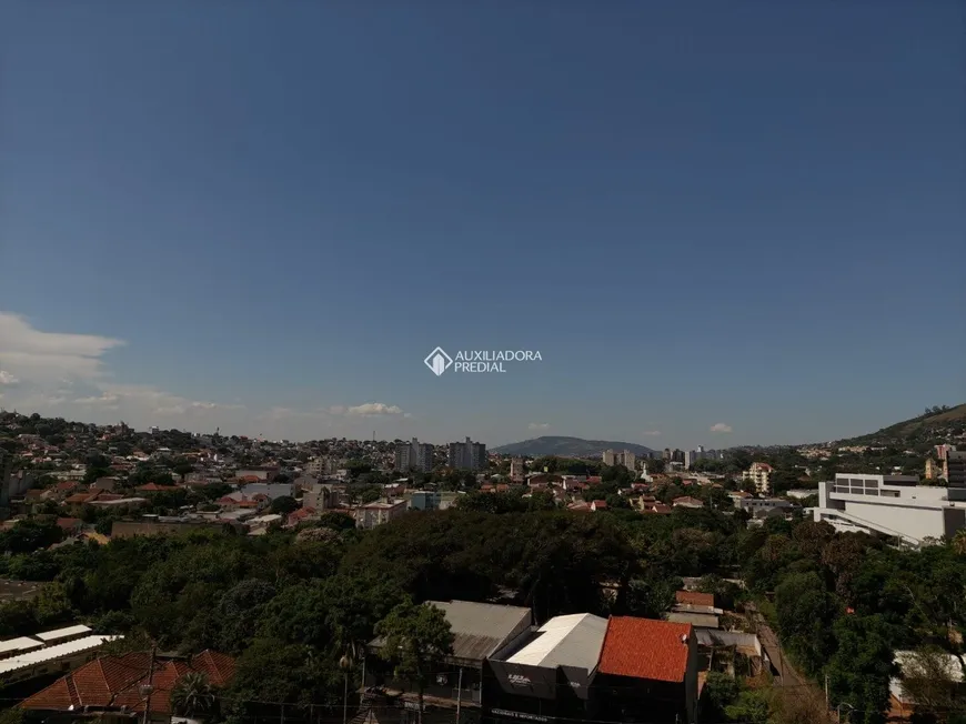 Foto 1 de Apartamento com 3 Quartos à venda, 72m² em Teresópolis, Porto Alegre