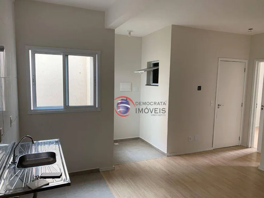 Foto 1 de Apartamento com 2 Quartos à venda, 40m² em Campestre, Santo André