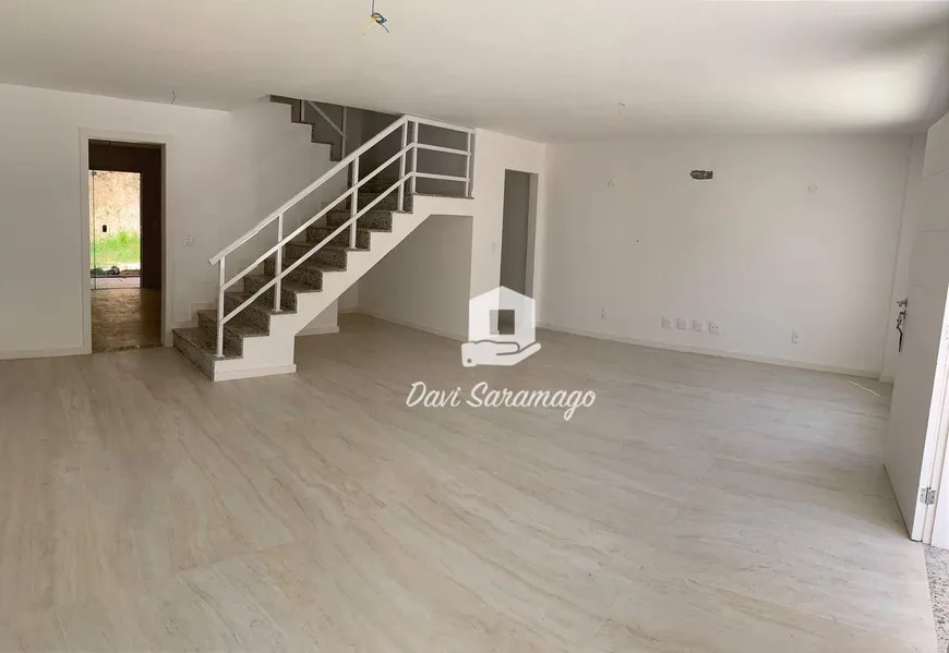Foto 1 de Casa com 3 Quartos à venda, 135m² em Serra Grande, Niterói