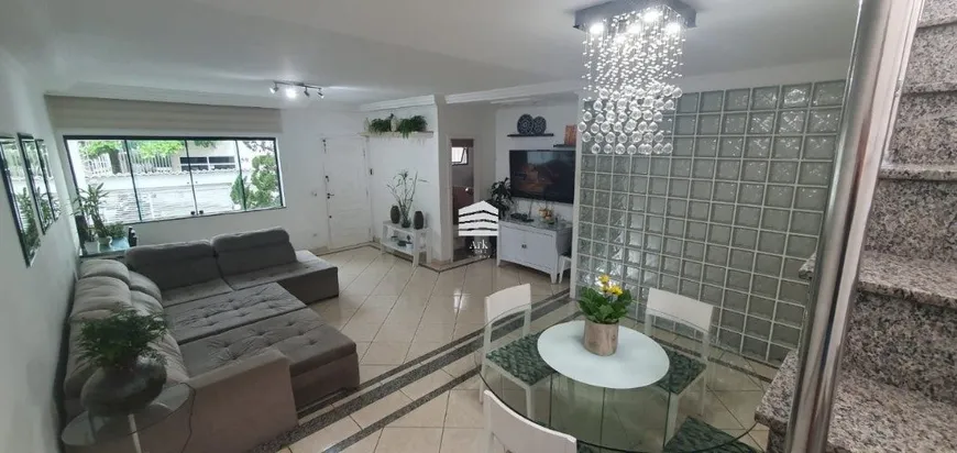 Foto 1 de Casa com 3 Quartos à venda, 210m² em Vila Santo Estéfano, São Paulo