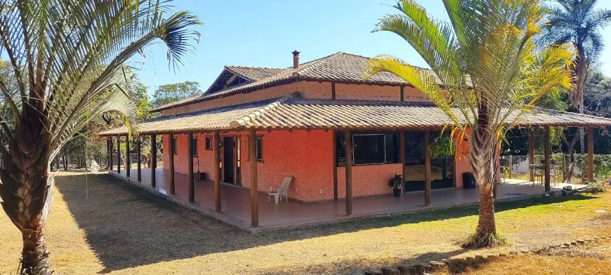 Foto 1 de Fazenda/Sítio com 4 Quartos à venda, 380m² em São Luíz, Belo Horizonte