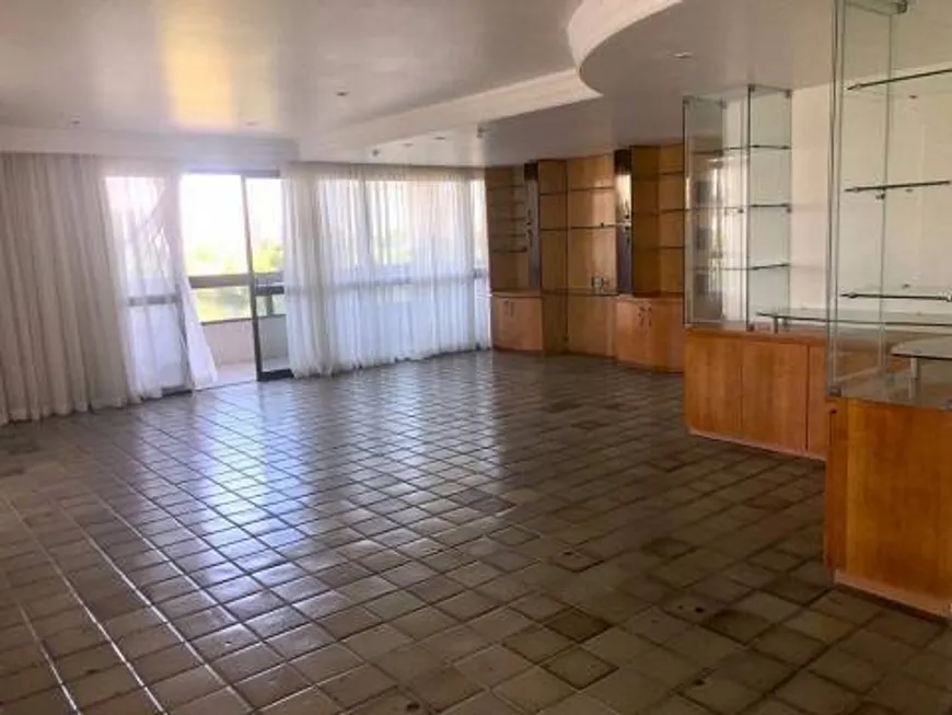 Foto 1 de Apartamento com 4 Quartos à venda, 230m² em Derby, Recife