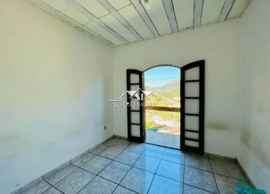 Foto 1 de Casa com 4 Quartos à venda, 100m² em Correas, Petrópolis