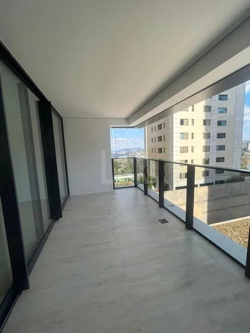Foto 1 de Apartamento com 4 Quartos à venda, 202m² em Vila da Serra, Nova Lima