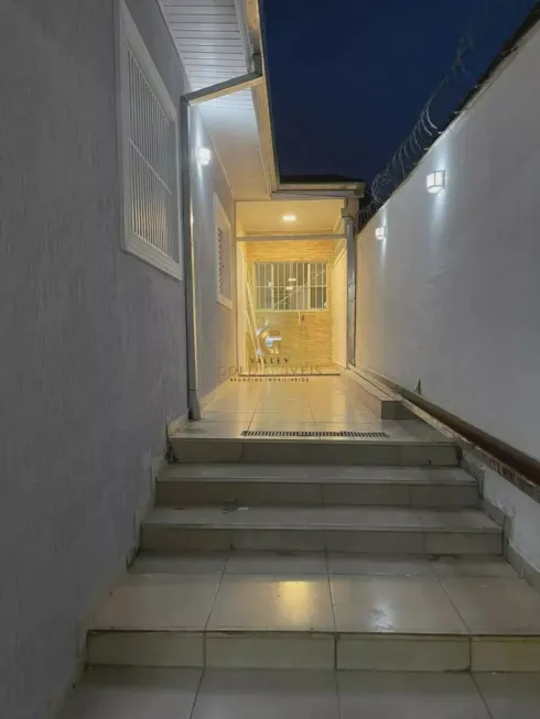 Foto 1 de Casa com 4 Quartos para alugar, 200m² em Vila Industrial, São José dos Campos