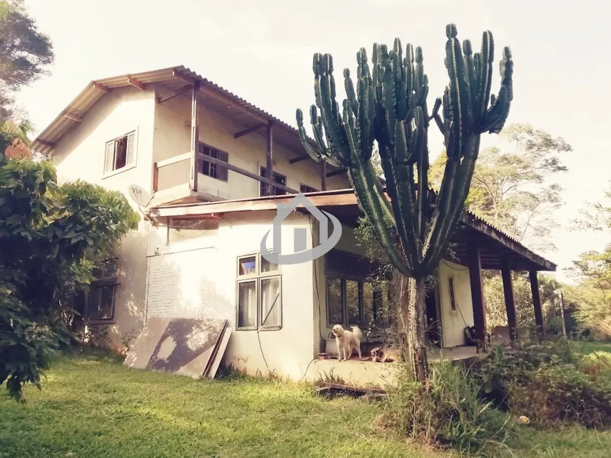 Foto 1 de Fazenda/Sítio com 4 Quartos à venda, 345m² em Engenho, Itapecerica da Serra