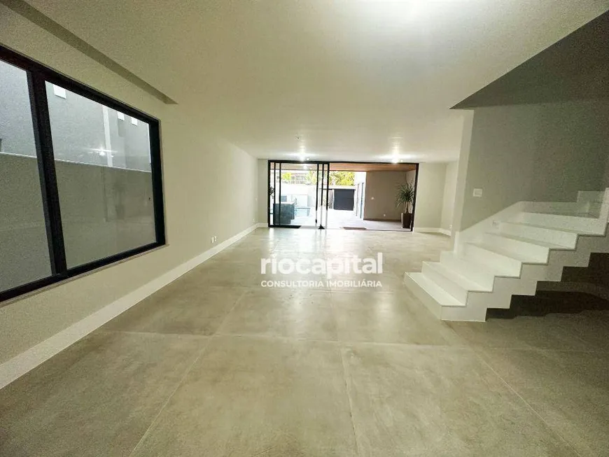 Foto 1 de Casa de Condomínio com 5 Quartos à venda, 420m² em Barra da Tijuca, Rio de Janeiro