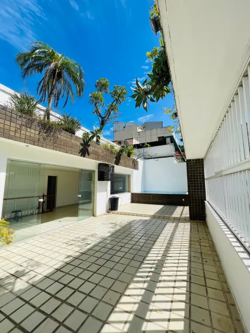 Foto 1 de Cobertura com 5 Quartos à venda, 250m² em Copacabana, Rio de Janeiro