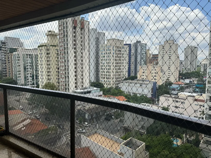 Foto 1 de Apartamento com 3 Quartos à venda, 135m² em Moema, São Paulo