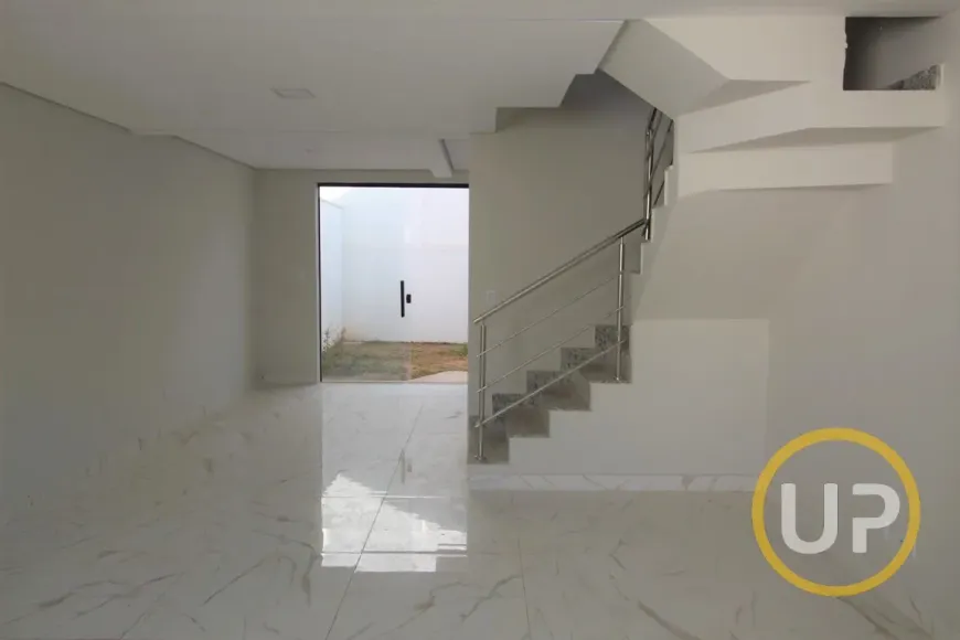 Foto 1 de Casa com 3 Quartos à venda, 149m² em Santa Rosa, Belo Horizonte