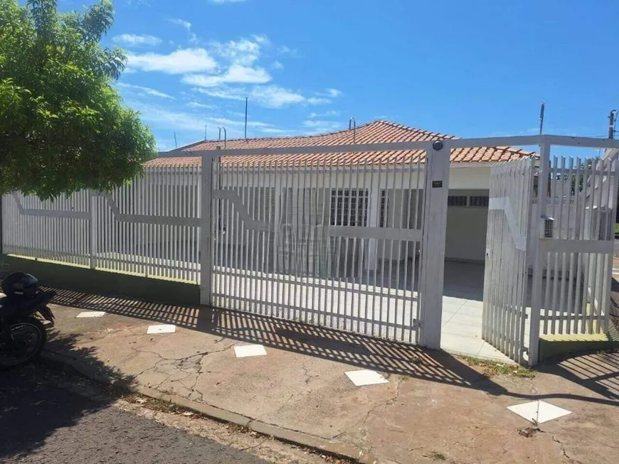 Foto 1 de Casa com 3 Quartos para alugar, 200m² em Parque Cecap Aeroporto, Marília