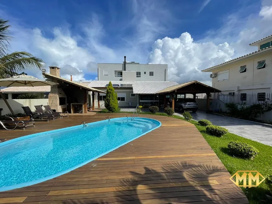 Foto 1 de Casa com 3 Quartos à venda, 218m² em Ingleses do Rio Vermelho, Florianópolis