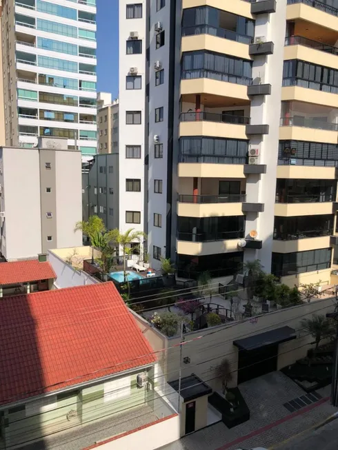 Foto 1 de Apartamento com 3 Quartos à venda, 130m² em Meia Praia, Itapema