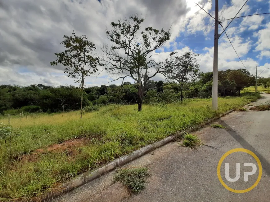 Foto 1 de Lote/Terreno à venda, 300m² em Tiradentes, Betim