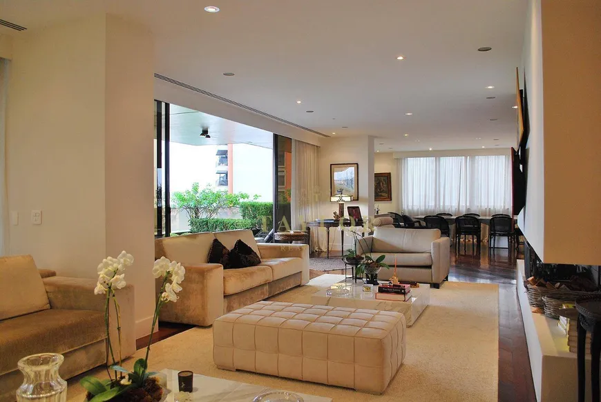 Foto 1 de Apartamento com 4 Quartos à venda, 515m² em Real Parque, São Paulo