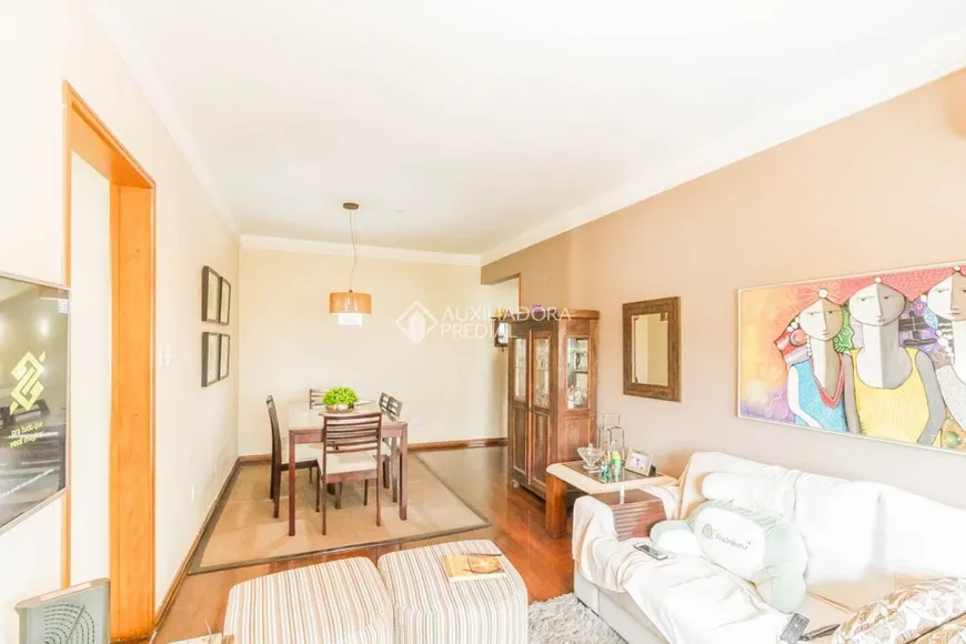 Foto 1 de Apartamento com 3 Quartos para alugar, 83m² em Petrópolis, Porto Alegre