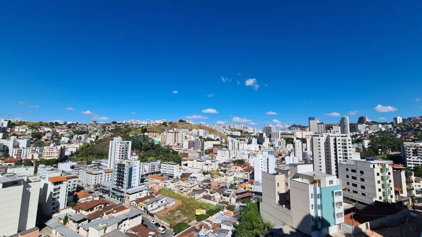 Foto 1 de Cobertura com 3 Quartos à venda, 150m² em São Mateus, Juiz de Fora