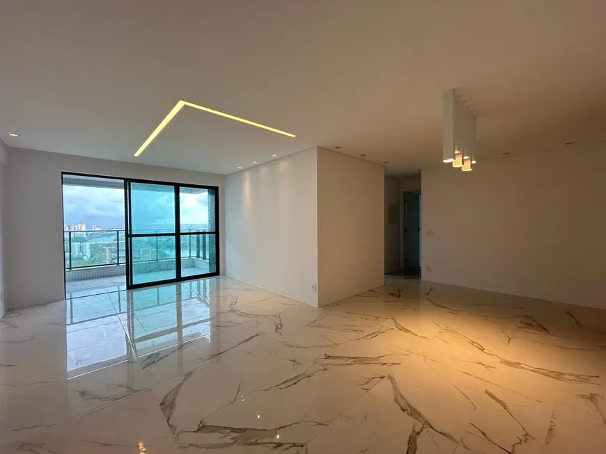 Foto 1 de Apartamento com 4 Quartos para alugar, 135m² em Ilha do Retiro, Recife