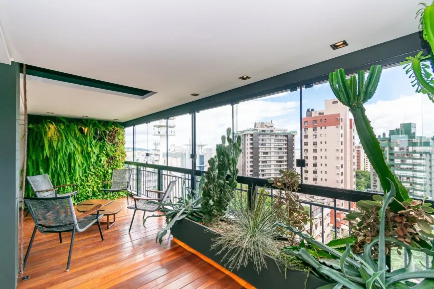 Foto 1 de Apartamento com 3 Quartos à venda, 231m² em Bela Vista, Porto Alegre