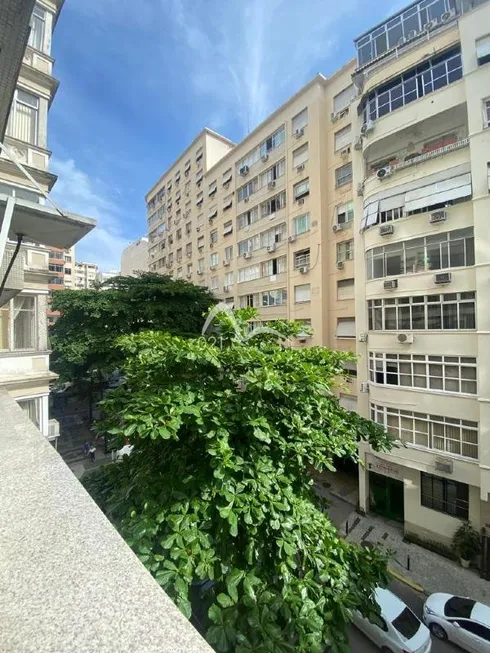 Foto 1 de Apartamento com 2 Quartos à venda, 95m² em Copacabana, Rio de Janeiro