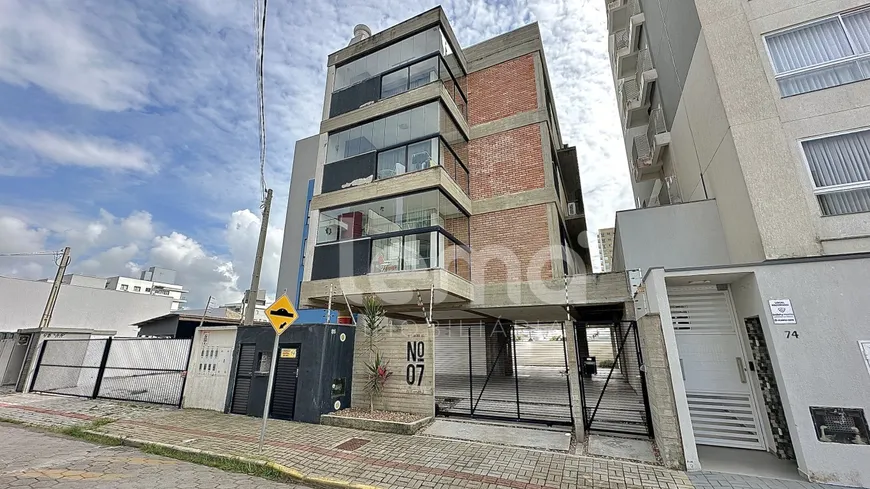 Foto 1 de Apartamento com 2 Quartos à venda, 71m² em Itacolomi, Balneário Piçarras