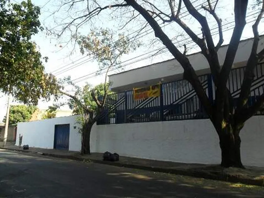 Foto 1 de Imóvel Comercial com 3 Quartos à venda, 215m² em Tibery, Uberlândia