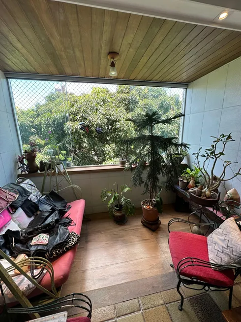 Foto 1 de Apartamento com 3 Quartos à venda, 120m² em Madalena, Recife