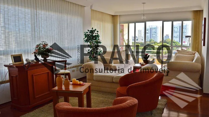 Foto 1 de Apartamento com 4 Quartos à venda, 202m² em Centro, Taubaté
