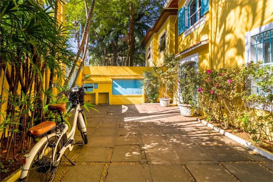 Foto 1 de Sobrado com 1 Quarto para venda ou aluguel, 340m² em Jardim América, São Paulo