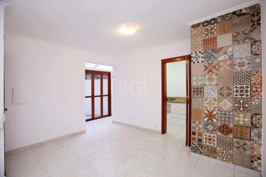 Foto 1 de Apartamento com 1 Quarto à venda, 69m² em Santa Cecília, Porto Alegre